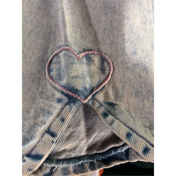 No Excuses NWT 90s Mom Light Acid Washed Jeans Pink Heart Detailed at Ankle Size - Picture 3 of 8